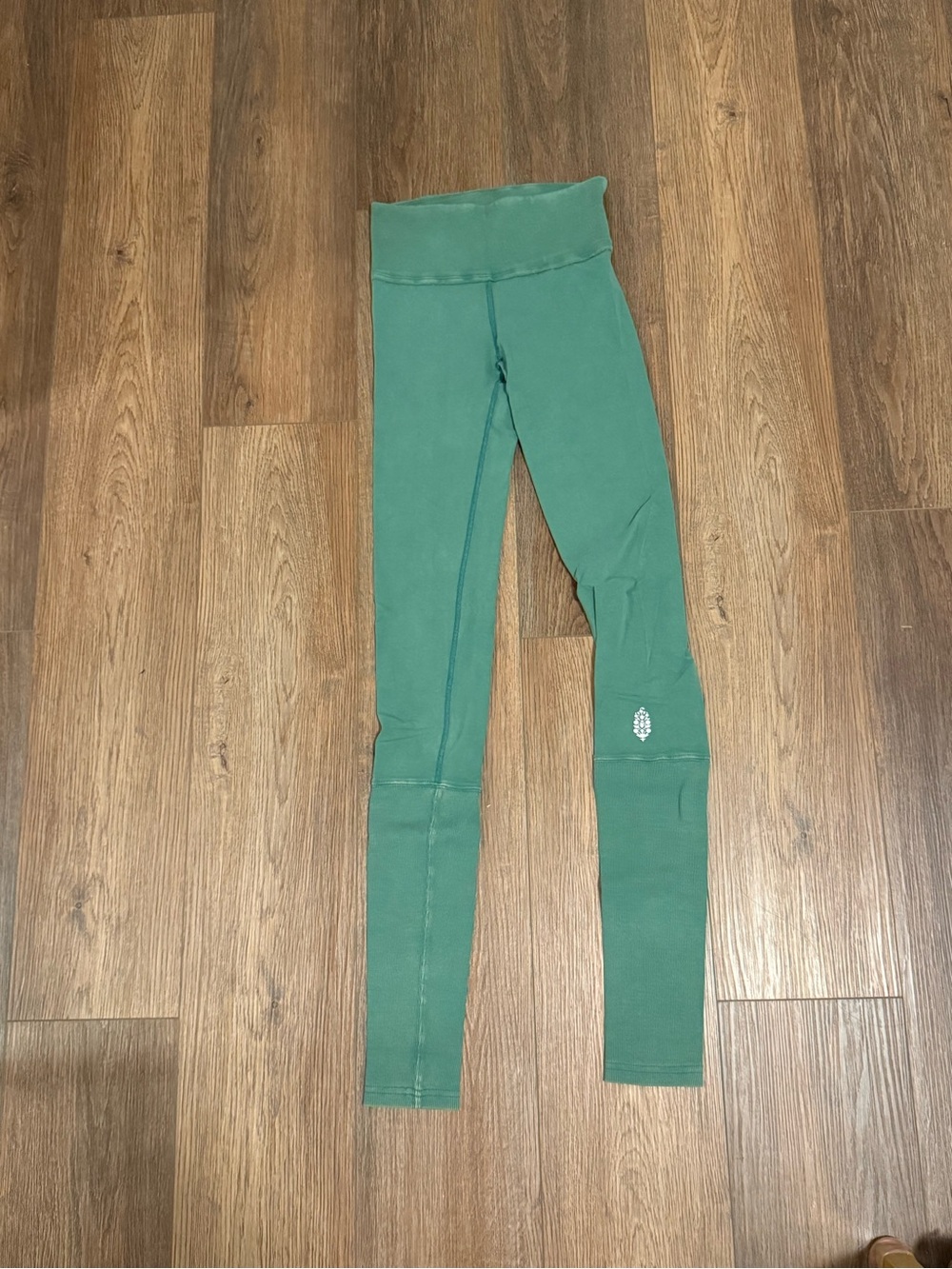 Free People FP Movement - Hot Shot Hooded Set - Heritage Green - XS - Picture 3 of 4
